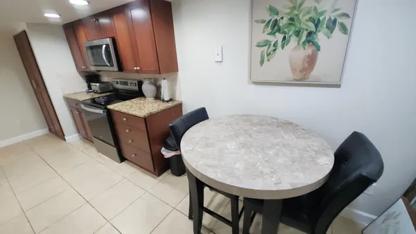 $5,500 | 1915 Lavers Circle, Unit E107, Delray Beach, FL 33444