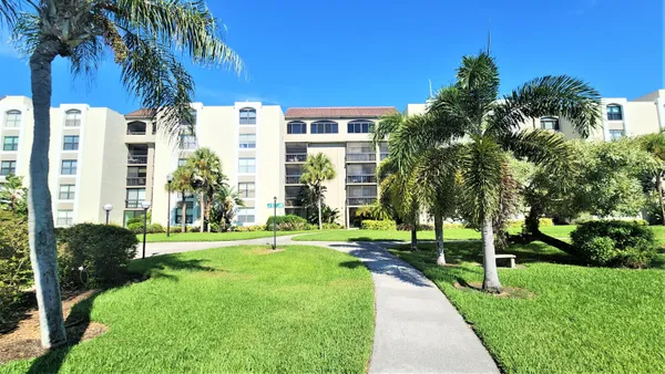 $5,500 | 1915 Lavers Circle, Unit E107, Delray Beach, FL 33444