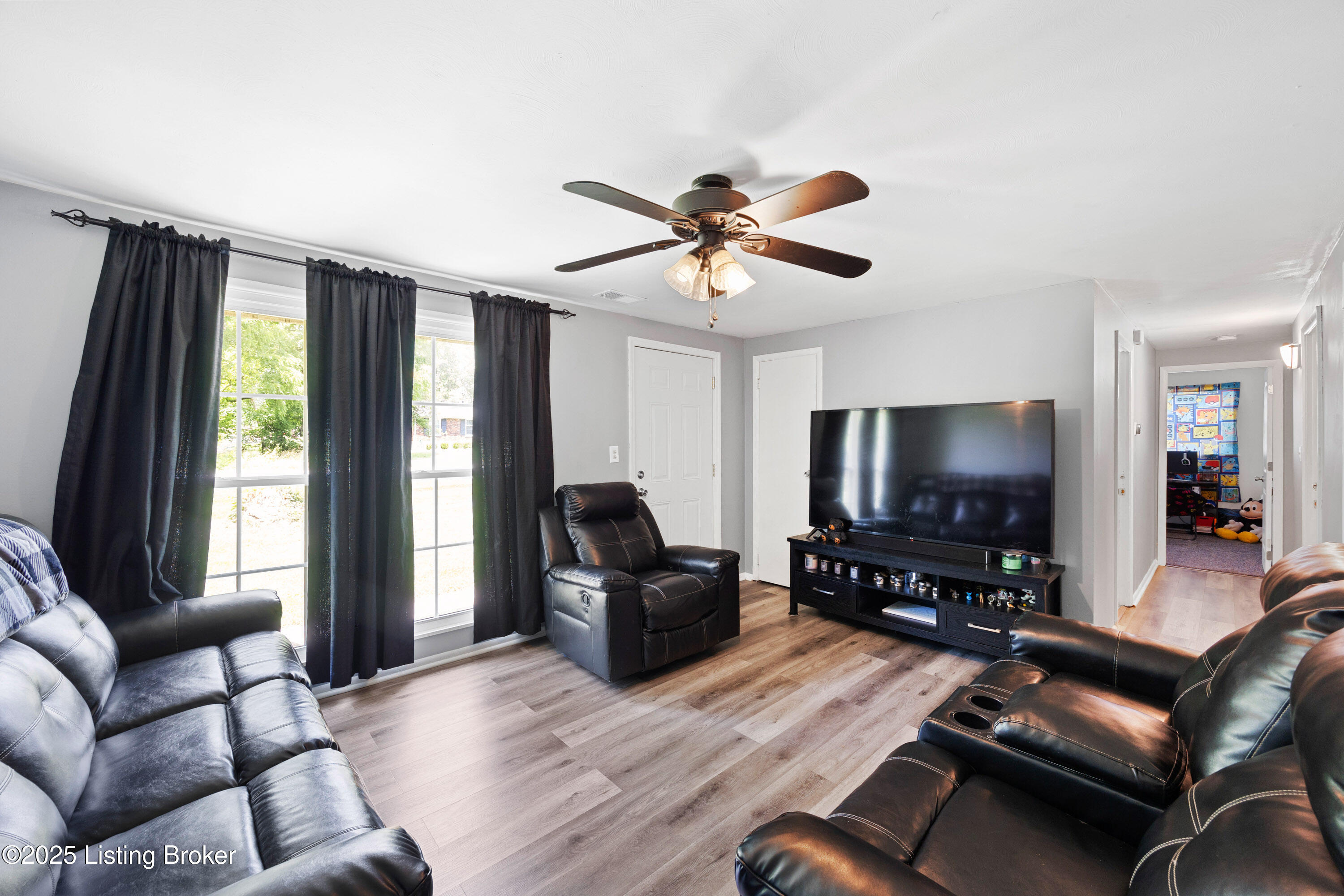 706 Mt Holly Road Fairdale, KY 40118 - Photo 4 of 24 004