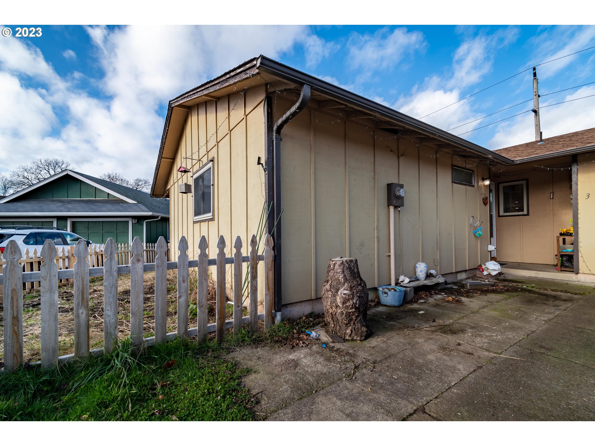 300 S Street Springfield, OR 97477 - Photo 3 of 26 a view of front of house with a yard