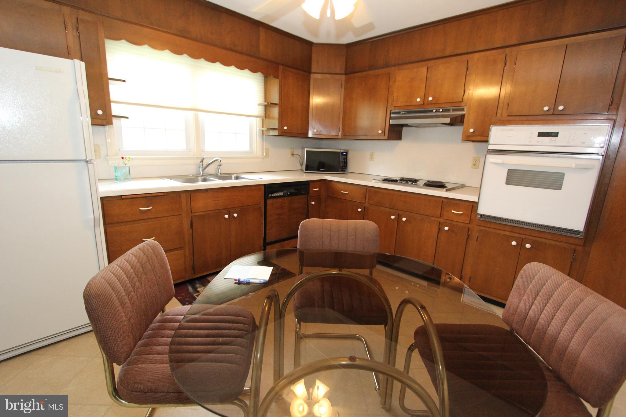 7930 Edgewood Farm Road Frederick, MD 21702 - Photo 12 of 53 Eat-in kitchen with updated appliances