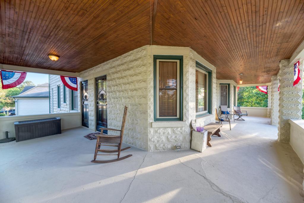 8611 Archer Avenue Willow Springs, IL 60480 - Photo 3 of 37 a building outdoor space with patio furniture