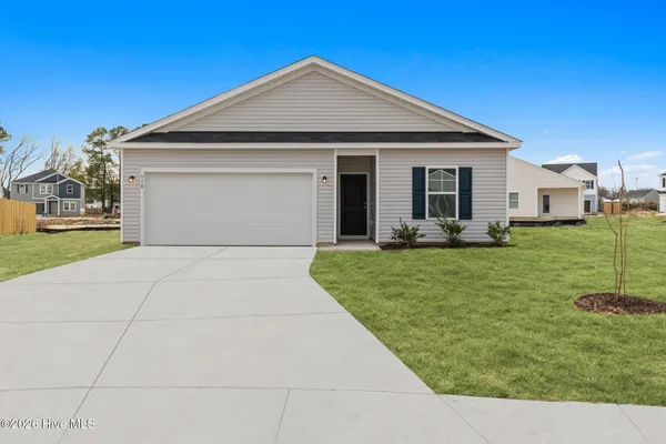 $303,990 | 626 South Squires Run Lane, Richlands, NC 28574