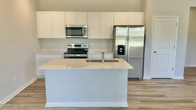 $300,490 | 626 South Squires Run Lane, Richlands, NC 28574