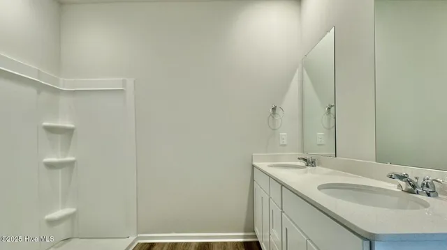 $300,490 | 626 South Squires Run Lane, Richlands, NC 28574