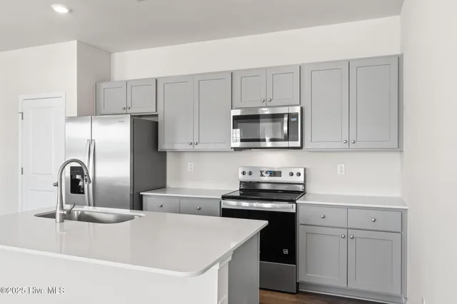 $300,490 | 626 South Squires Run Lane, Richlands, NC 28574