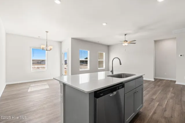 $300,490 | 626 South Squires Run Lane, Richlands, NC 28574