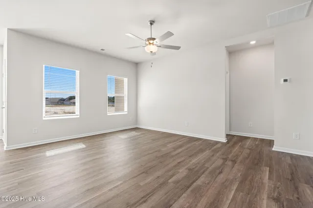 $300,490 | 626 South Squires Run Lane, Richlands, NC 28574