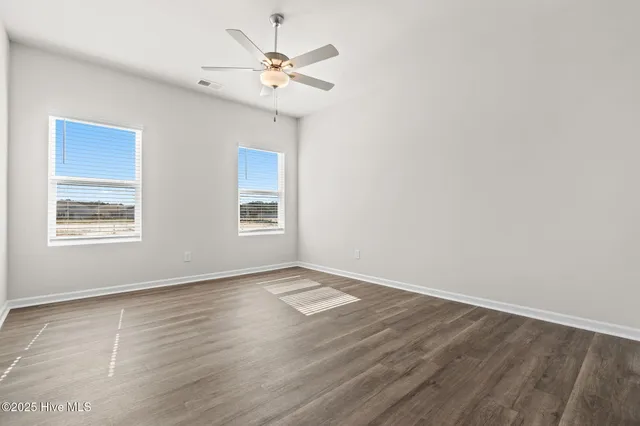 $300,490 | 626 South Squires Run Lane, Richlands, NC 28574