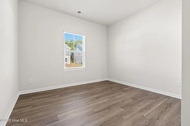 $300,490 | 626 South Squires Run Lane, Richlands, NC 28574