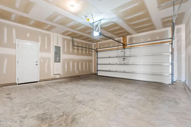 $300,490 | 626 South Squires Run Lane, Richlands, NC 28574