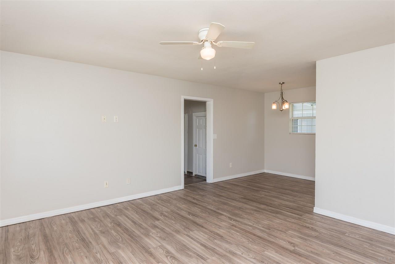 19 Eaton Road Pensacola, FL 32506 - Photo 4 of 28