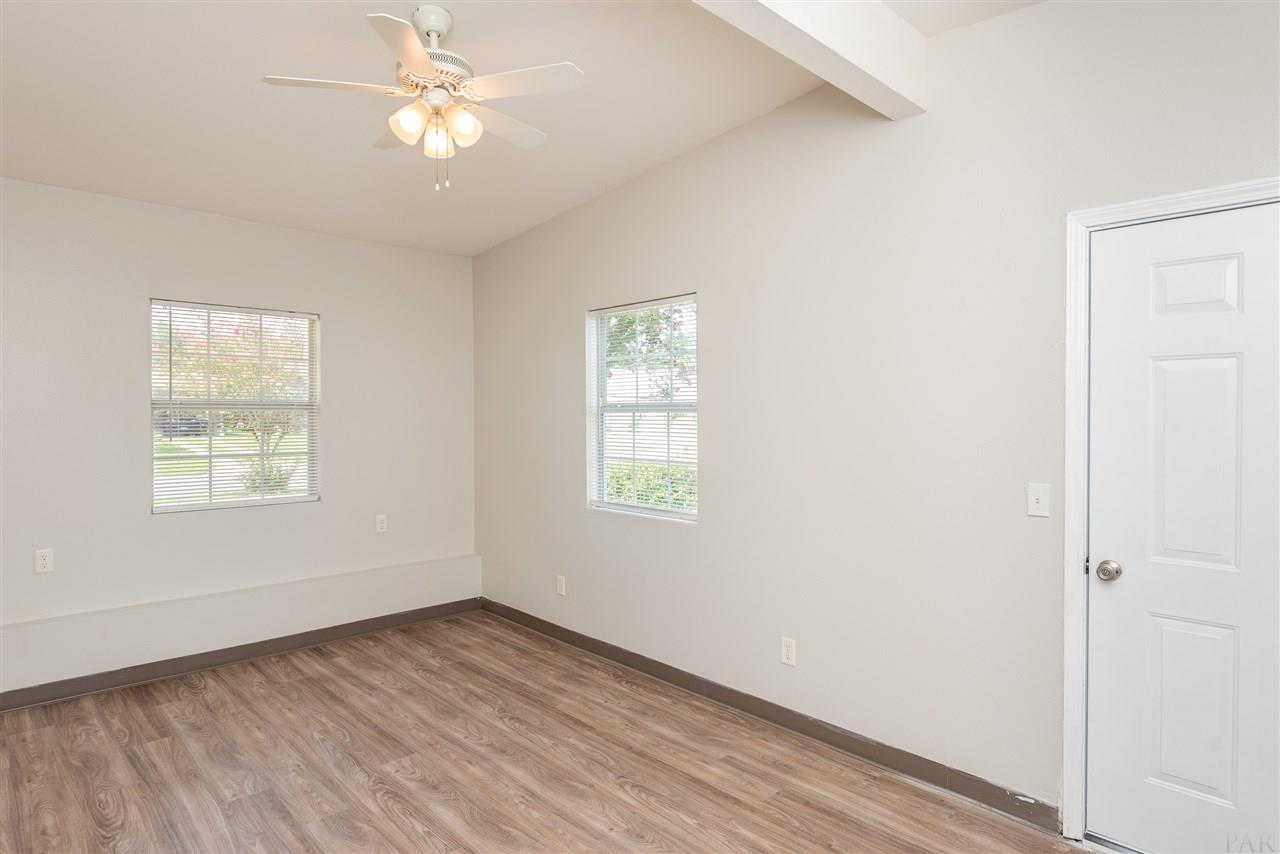 19 Eaton Road Pensacola, FL 32506 - Photo 10 of 28