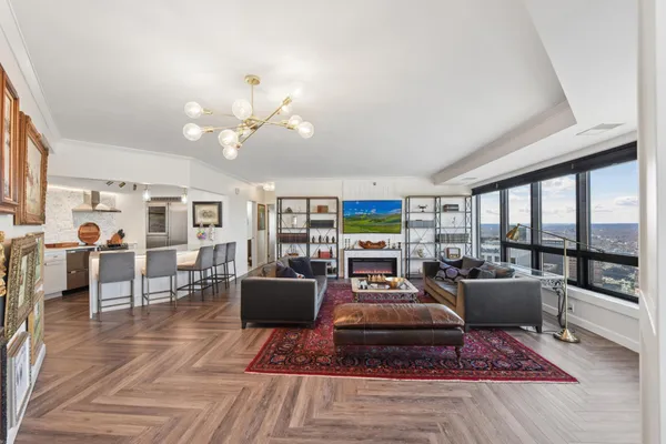 $348,900 | 168 6th Street East, Unit 4105, St. Paul, MN 55101