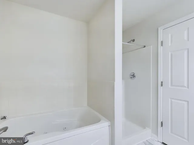 $2,000 | 302 Baughmans Lane, Unit M, Frederick, MD 21702