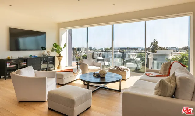 $24,500 | 8899 Beverly Boulevard, Unit 6G, West Hollywood, CA 90048
