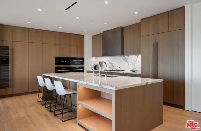 $24,500 | 8899 Beverly Boulevard, Unit 6G, West Hollywood, CA 90048