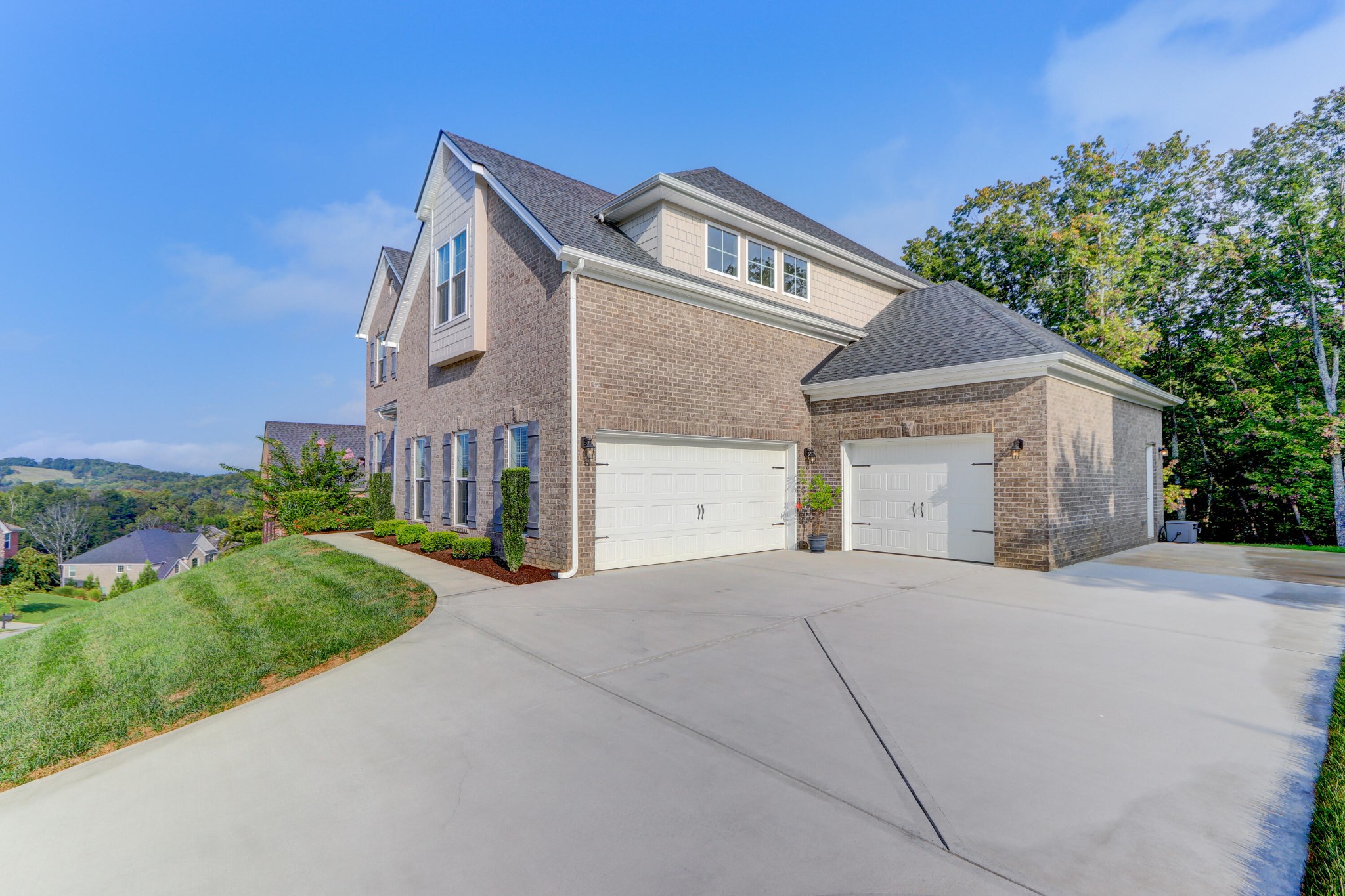 2132 Mystic Ridge Road Knoxville, TN 37922 - Photo 2 of 40 Gallery Image 2