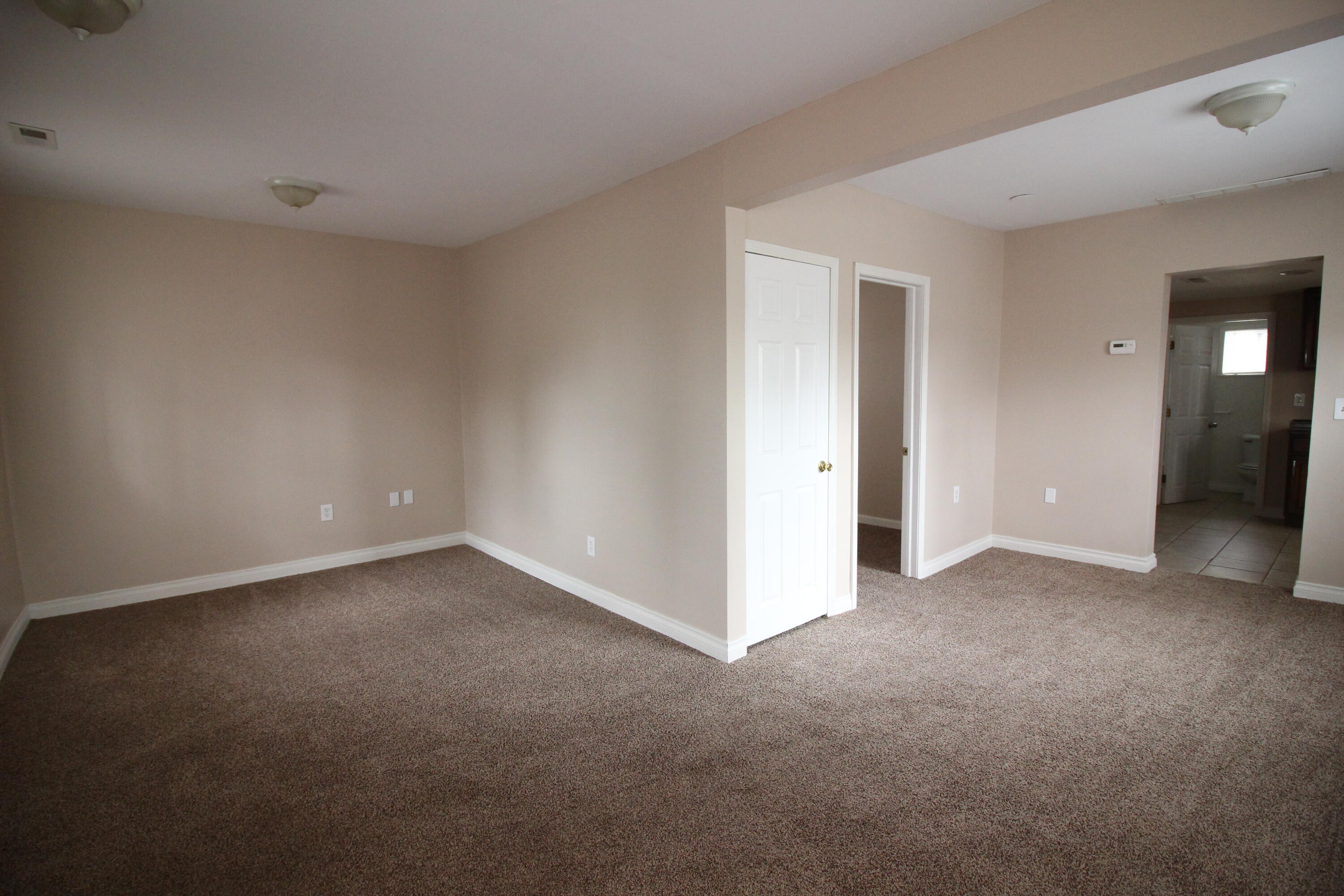 5851 Oldham Street Taylor, MI 48180 - Photo 3 of 11 IMG_8880