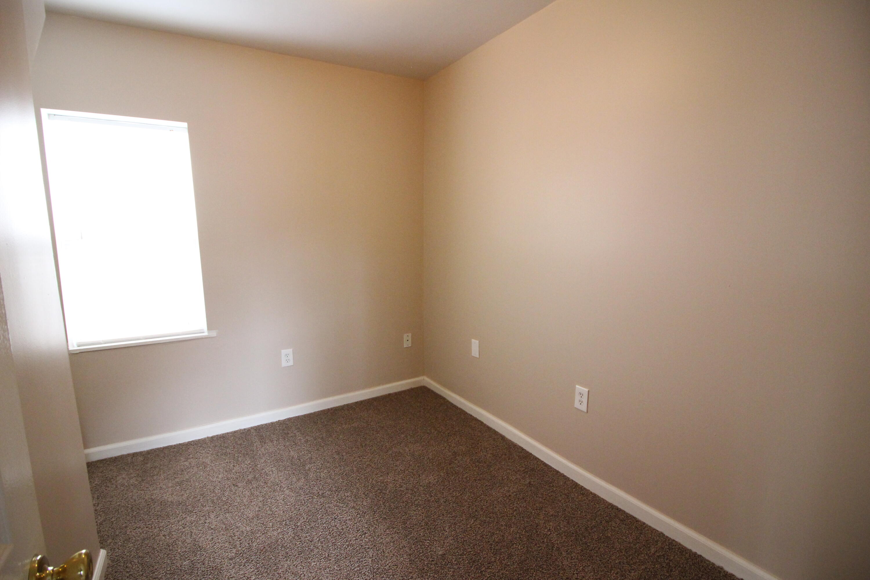 5851 Oldham Street Taylor, MI 48180 - Photo 4 of 11 IMG_8882