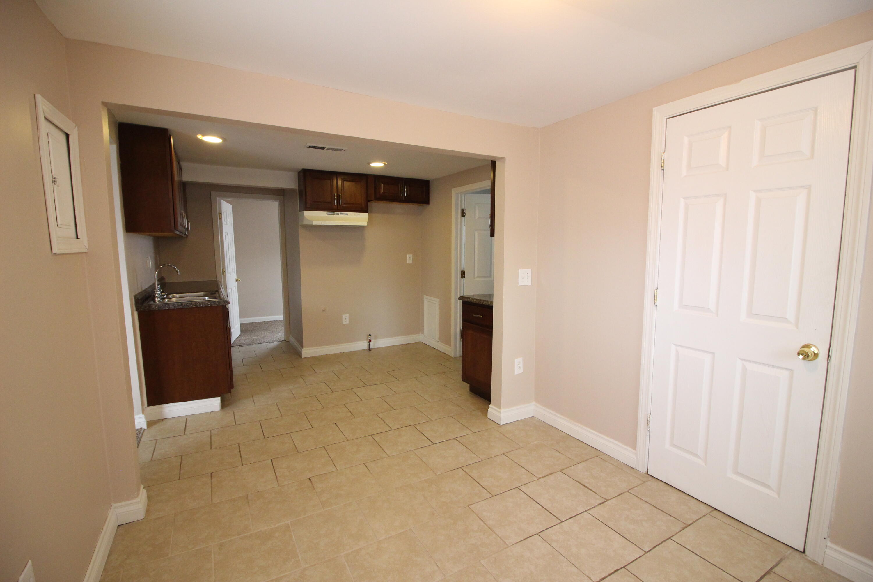 5851 Oldham Street Taylor, MI 48180 - Photo 5 of 11 IMG_8885