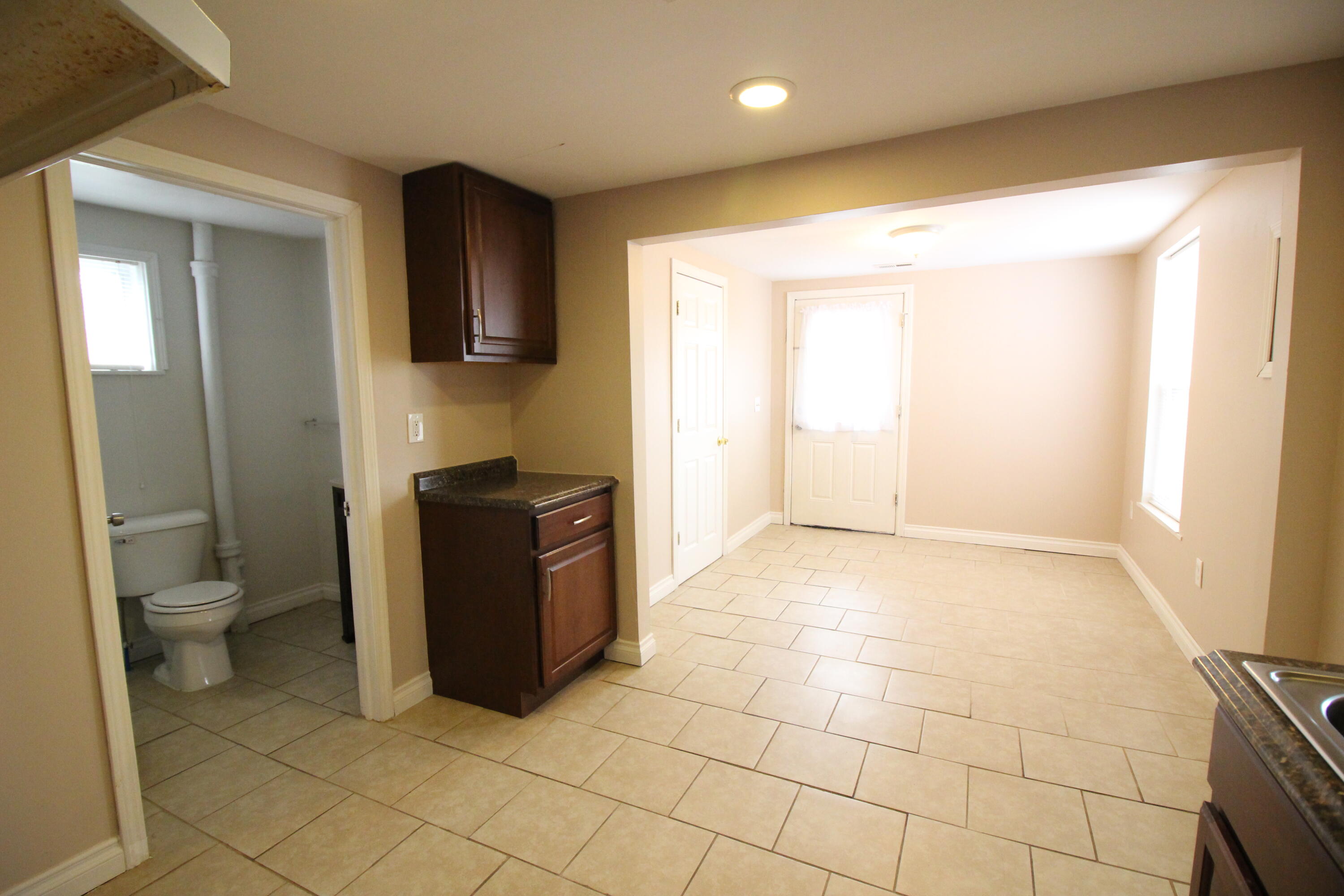 5851 Oldham Street Taylor, MI 48180 - Photo 7 of 11 IMG_8888