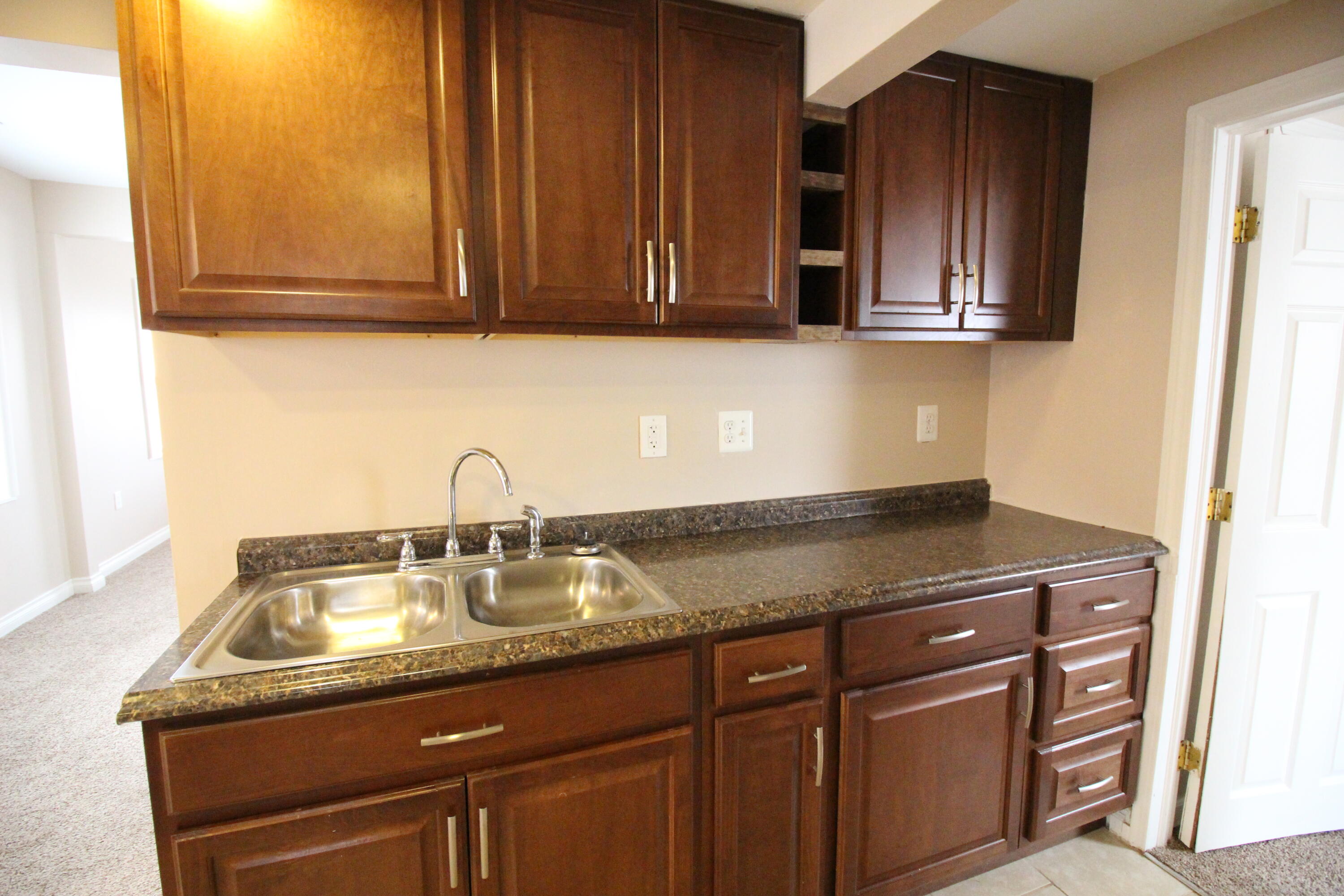 5851 Oldham Street Taylor, MI 48180 - Photo 8 of 11 IMG_8892