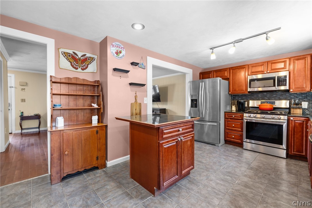 3882 Pintail Path Liverpool, NY 13090 - Photo 11 of 50