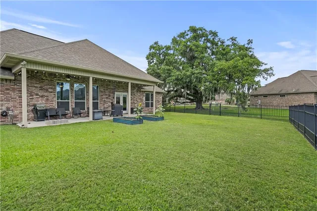 $365,000 | 341 Old Pl Lane, Madisonville, LA 70447