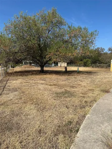 a front view of house with yard