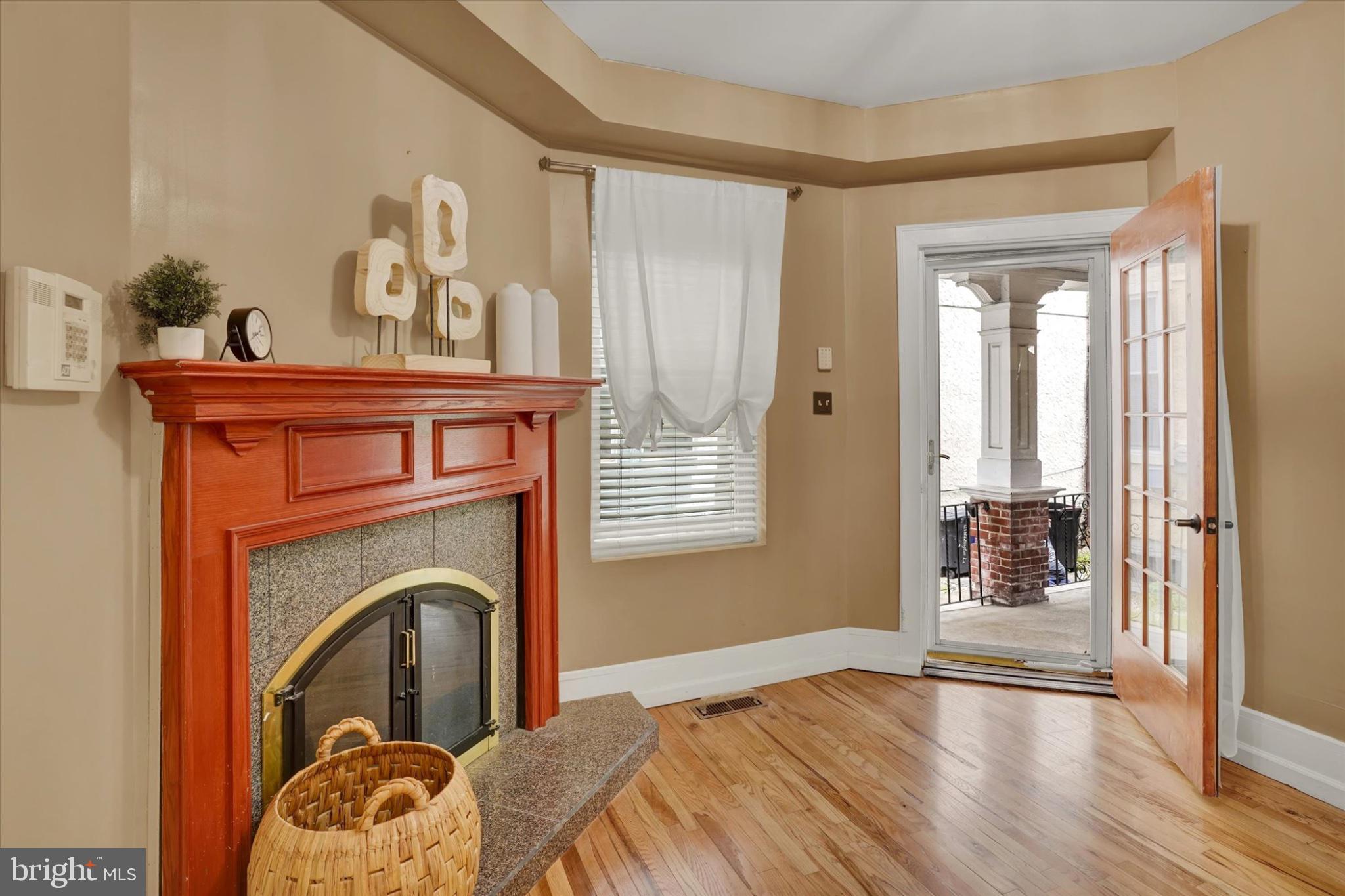 127 West Washington Lane Philadelphia, PA 19144 - Photo 5 of 29 Inviting entry with classic charm.