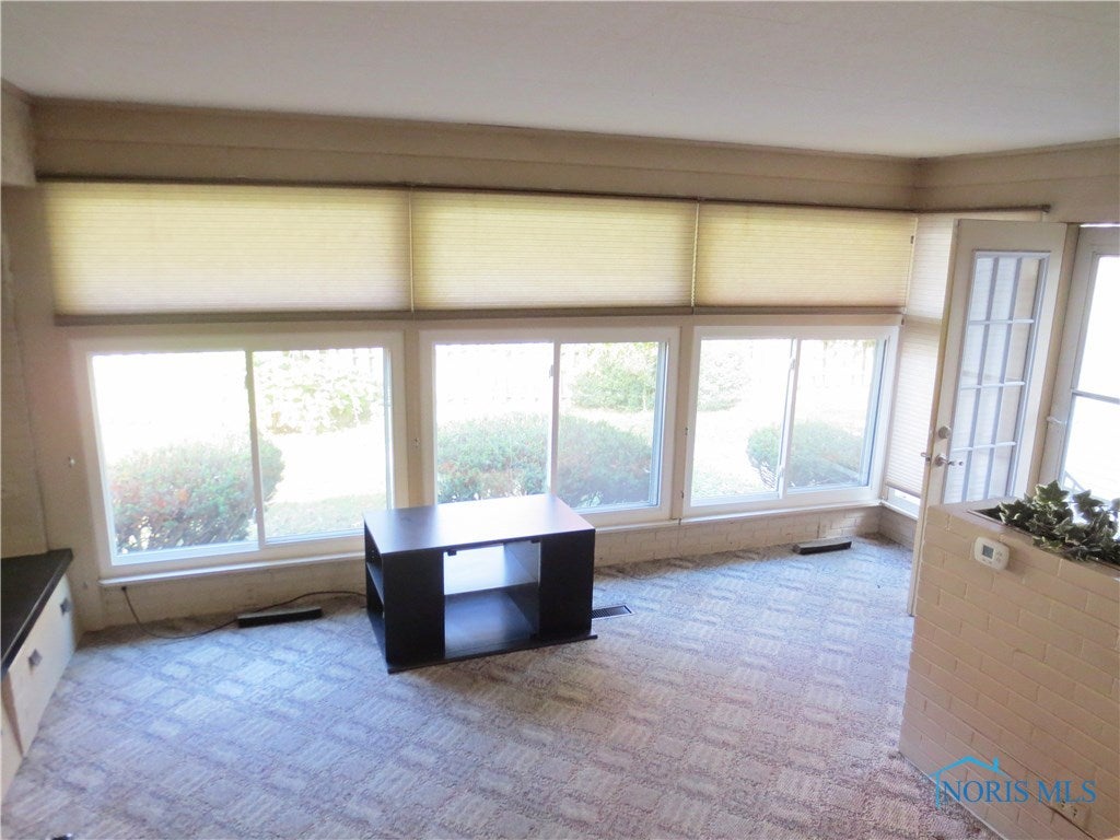 2124 Fairfax Road Toledo, OH 43613 - Photo 9 of 29 Gallery Image 9