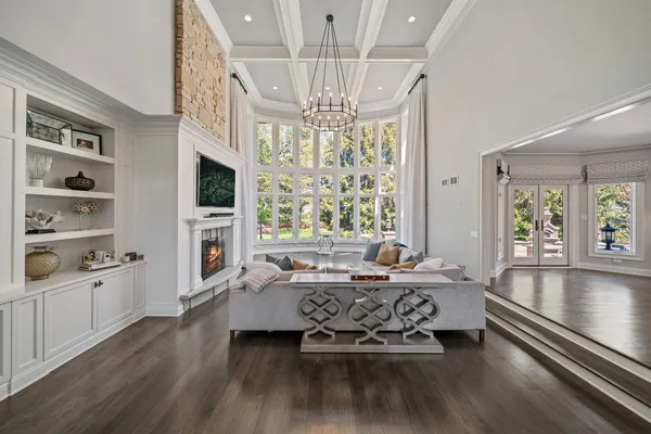 $1,999,000 | 599 Chateaux Bourne Drive, Barrington, IL 60010