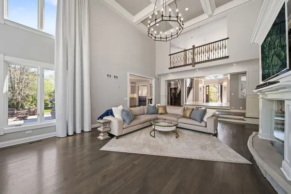 $1,999,000 | 599 Chateaux Bourne Drive, Barrington, IL 60010