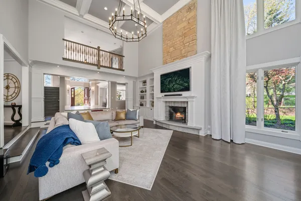 $1,999,000 | 599 Chateaux Bourne Drive, Barrington, IL 60010