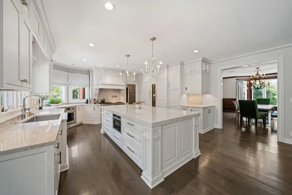 $1,999,000 | 599 Chateaux Bourne Drive, Barrington, IL 60010