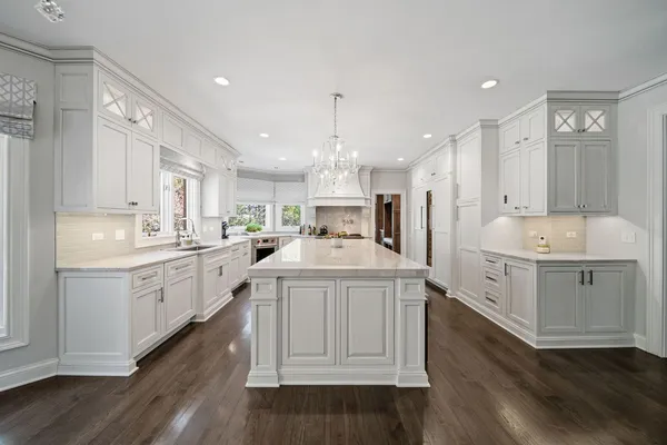 $1,999,000 | 599 Chateaux Bourne Drive, Barrington, IL 60010