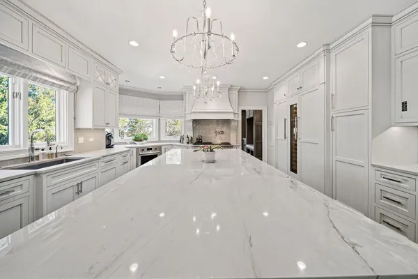 $1,999,000 | 599 Chateaux Bourne Drive, Barrington, IL 60010