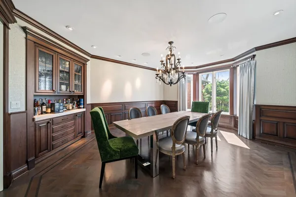 $1,999,000 | 599 Chateaux Bourne Drive, Barrington, IL 60010