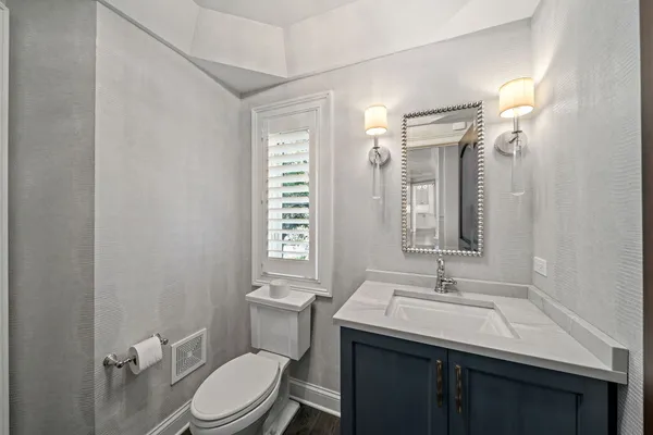 $1,999,000 | 599 Chateaux Bourne Drive, Barrington, IL 60010