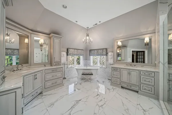$1,999,000 | 599 Chateaux Bourne Drive, Barrington, IL 60010