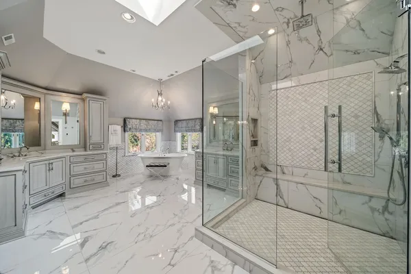 $1,999,000 | 599 Chateaux Bourne Drive, Barrington, IL 60010