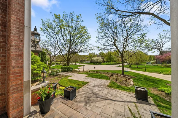 $1,999,000 | 599 Chateaux Bourne Drive, Barrington, IL 60010