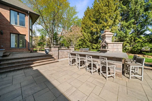 $1,999,000 | 599 Chateaux Bourne Drive, Barrington, IL 60010