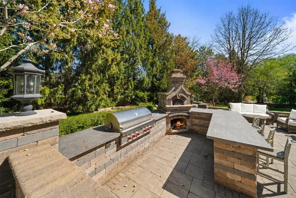 $1,999,000 | 599 Chateaux Bourne Drive, Barrington, IL 60010