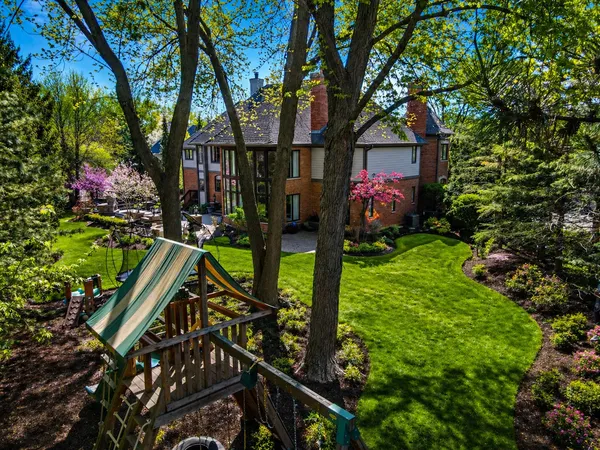 $1,999,000 | 599 Chateaux Bourne Drive, Barrington, IL 60010