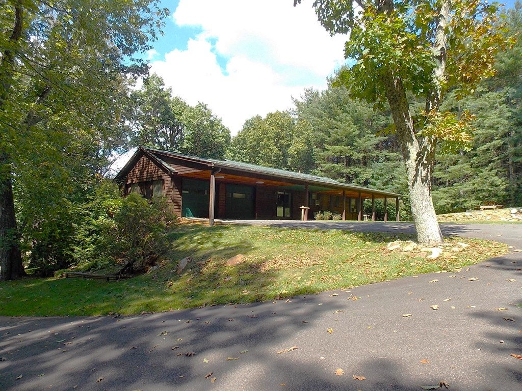 550 Arrowhead Road Fancy Gap, VA 24328 - Photo 10 of 42 Gallery Image 10