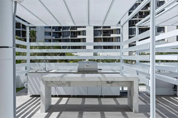 $3,900 | 770 Claughton Island Drive, Unit PH19, Miami, FL 33131