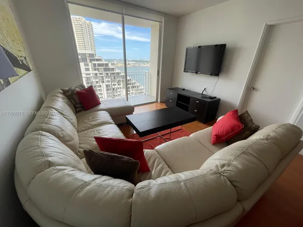 $3,900 | 770 Claughton Island Drive, Unit PH19, Miami, FL 33131