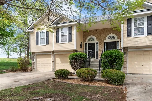$214,900 | 1308 Northwest Ashley Drive, Grain Valley, MO 64029